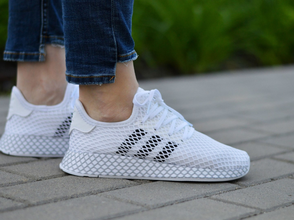 Chaussure deerupt hotsell runner blanche